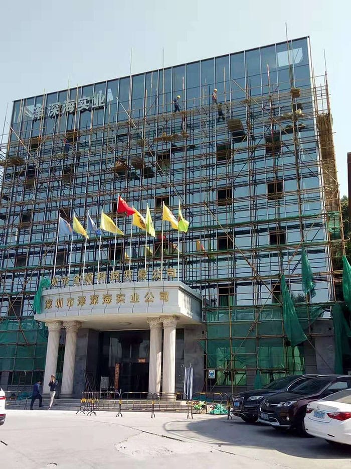 Glass curtain wall construction