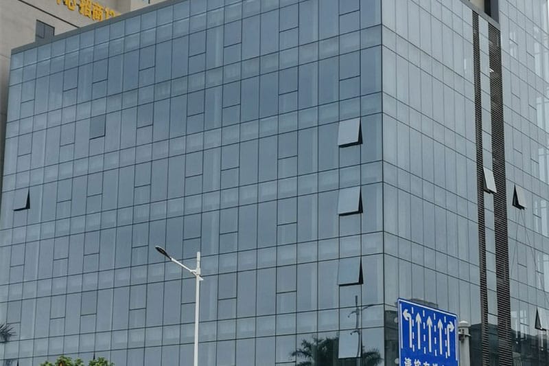 Hidden frame glass curtain wall