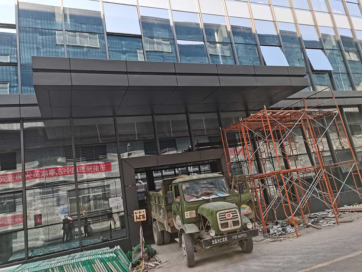 Office building curtain wall