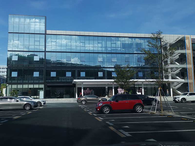 Actual scene after curtain wall renovation