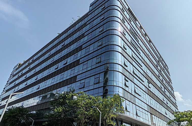 How much does a glass curtain wall cost per square meter?