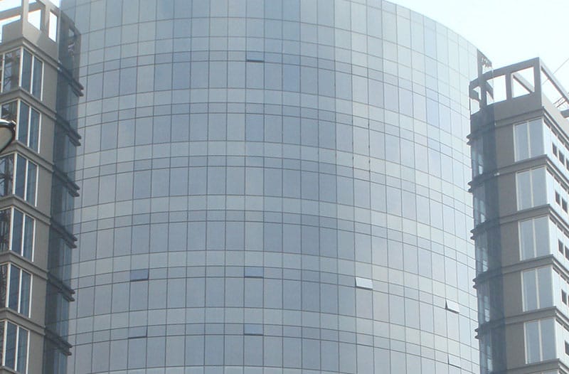 Hidden-framed glass curtain wall