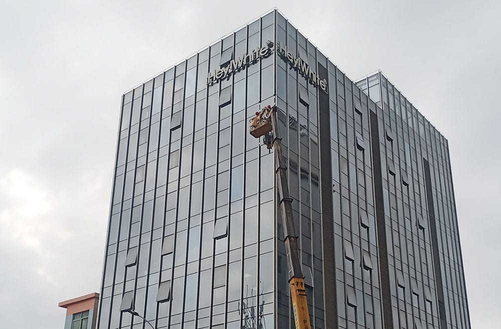 replace a piece of curtain wall glass