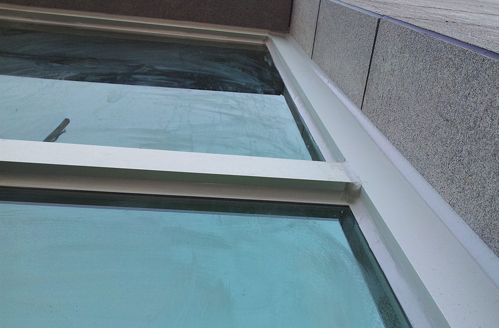 Glass curtain wall adhesive