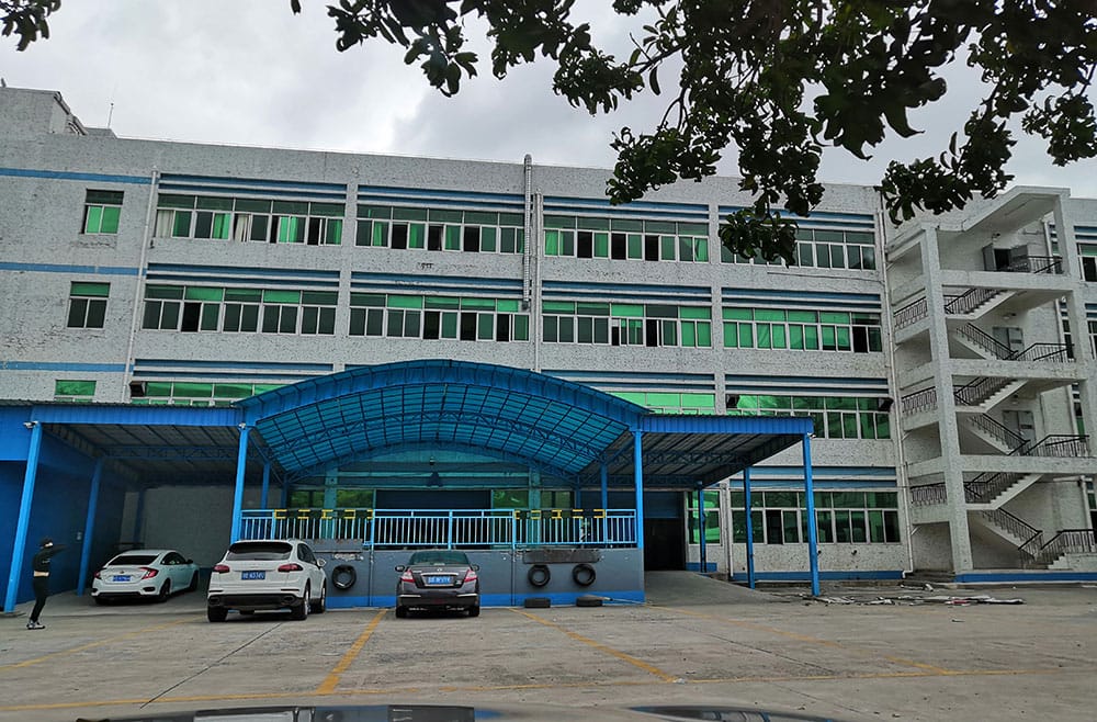 Before the renovation of the building curtain wall