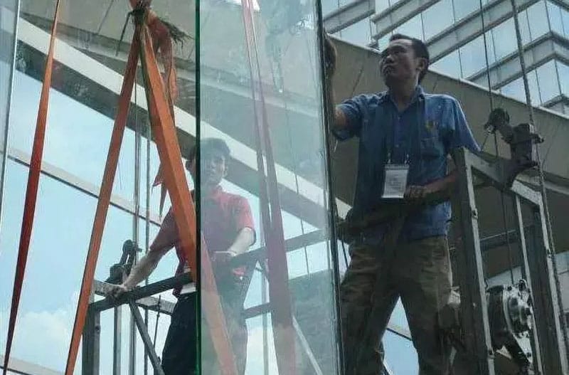 Maintenance and care of glass curtain walls