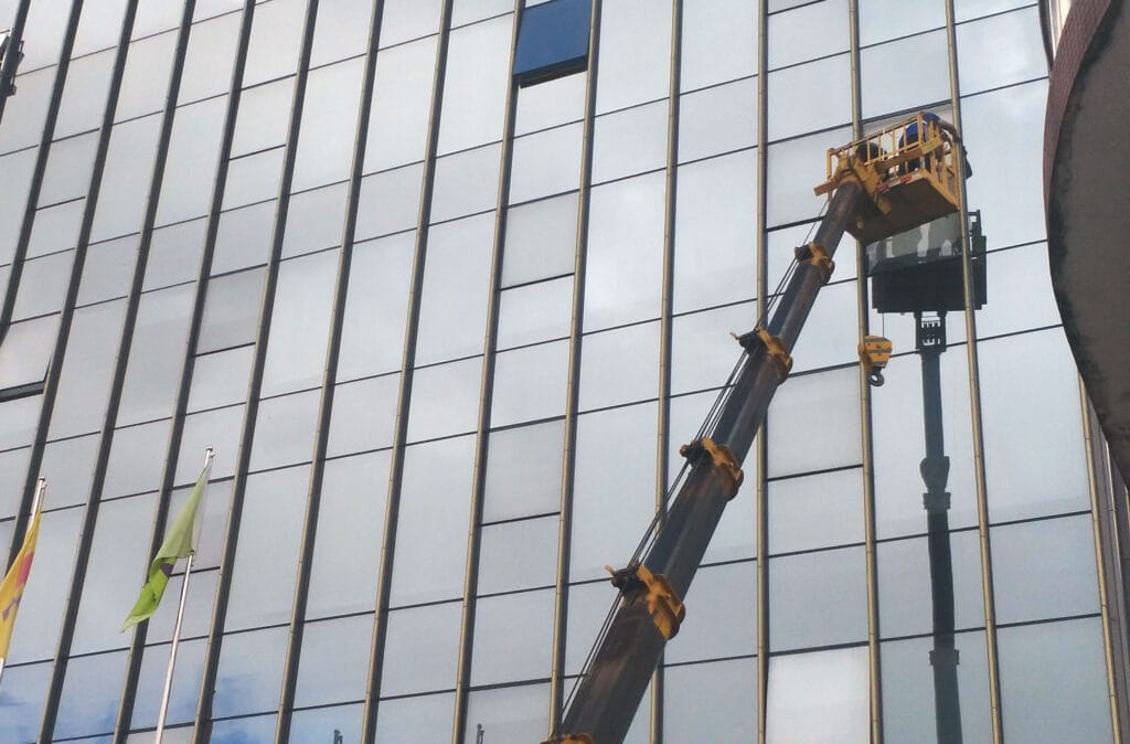 Common problems of exterior glass curtain walls