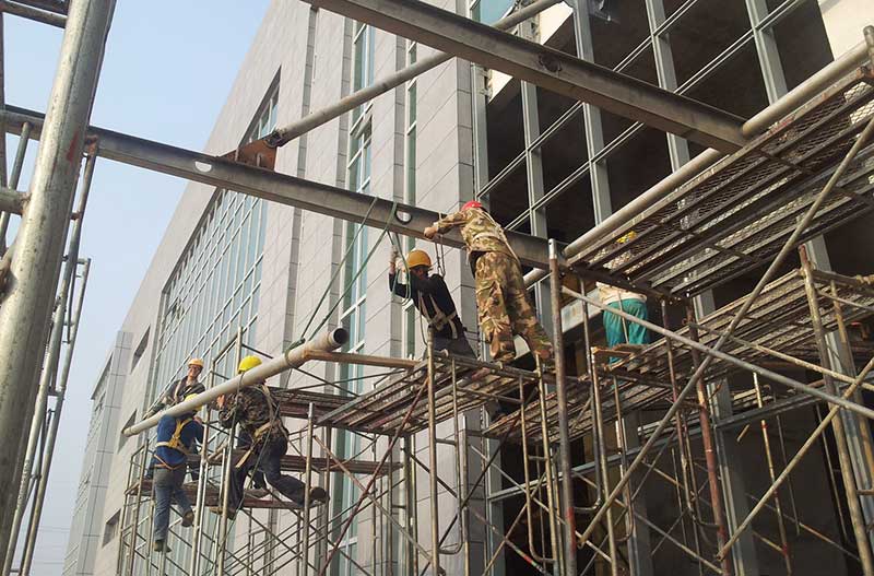 Install Glass Curtain Wall