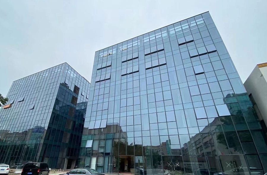 Differences Between Exposed-Frame and Hidden-Frame Glass Curtain Walls